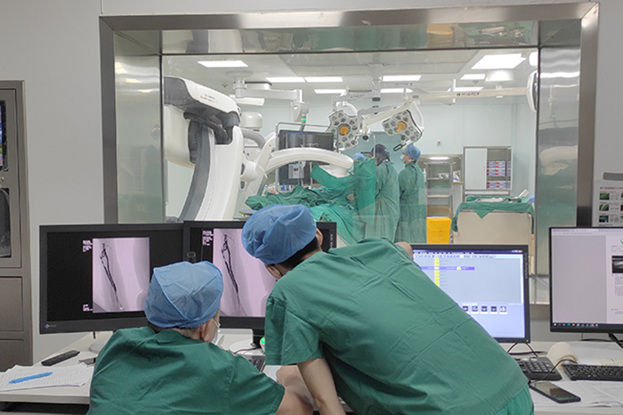 打造新概念数字化医院，广东省第二人民医院成功引进亿维股份数字化手术室